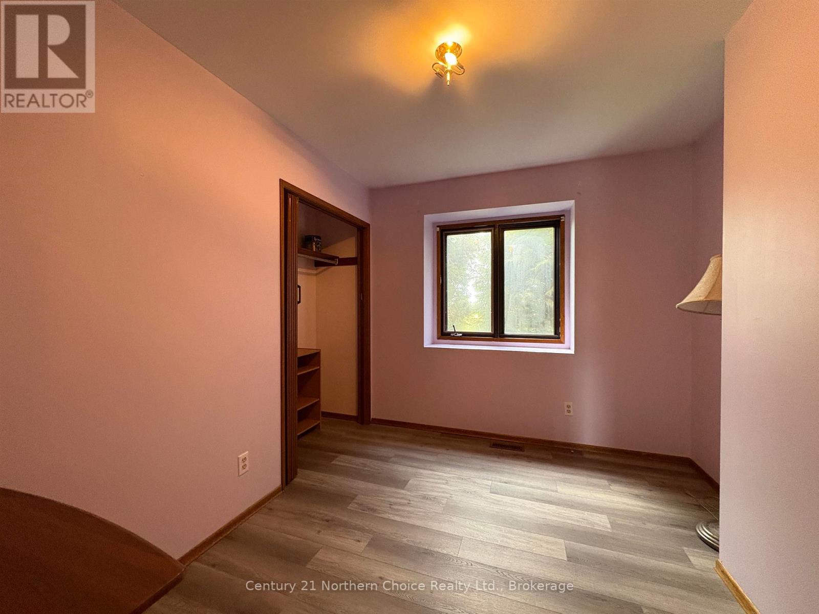 859 Burriss Road E Property Photo 21