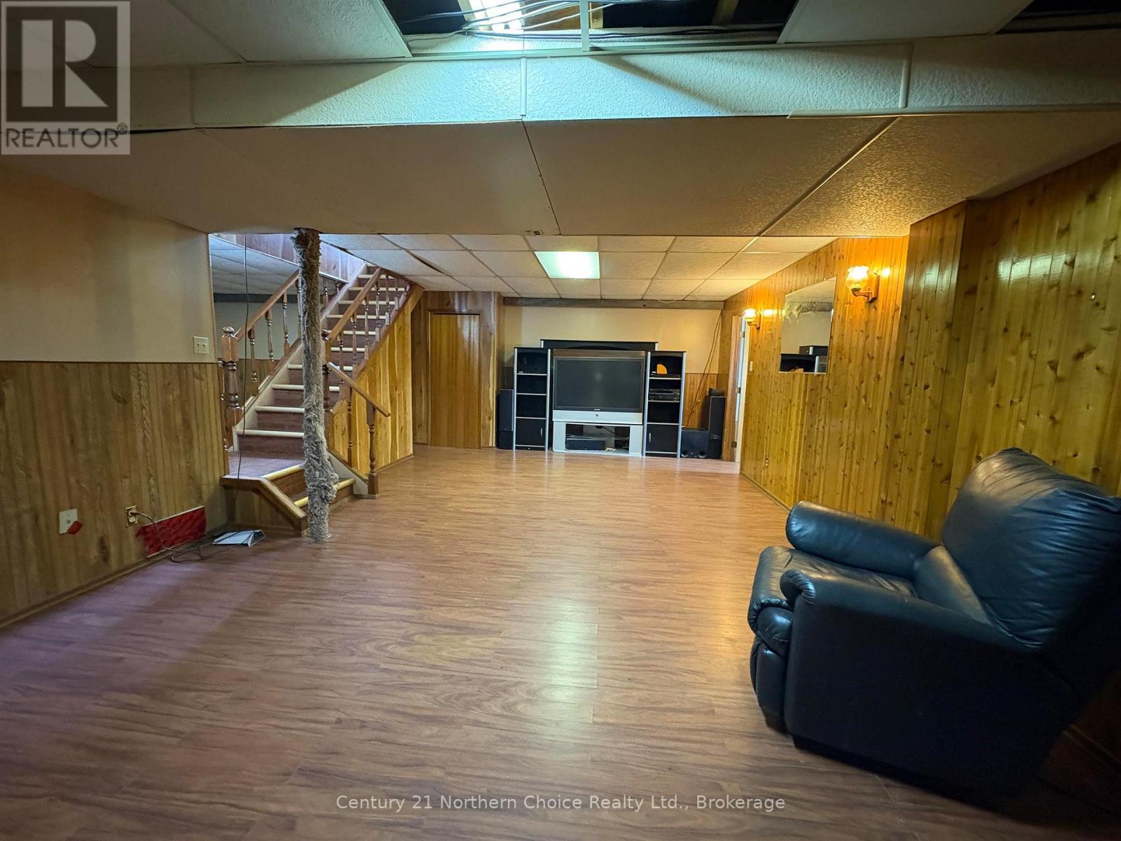 859 Burriss Road E Property Photo 27