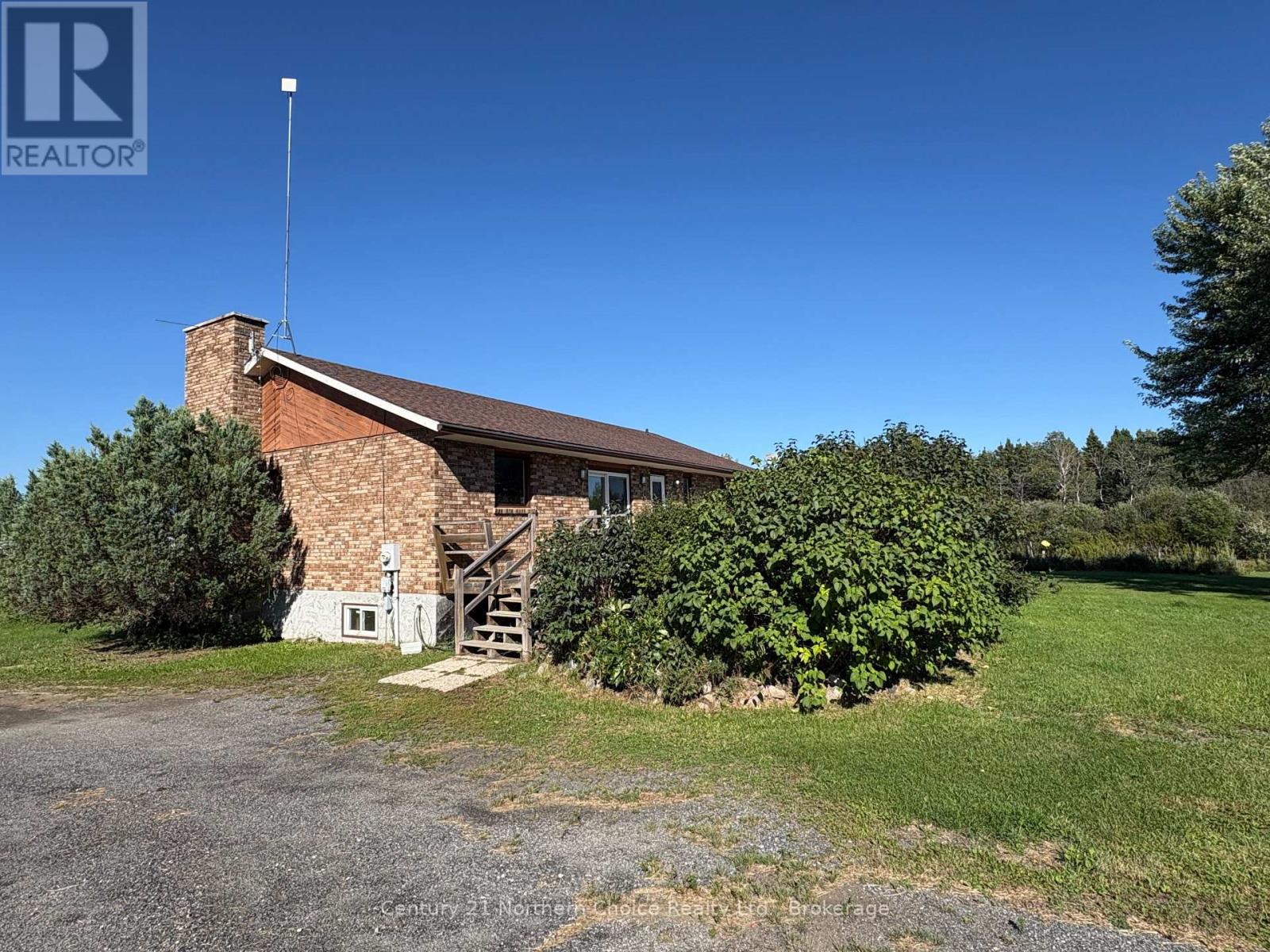 859 Burriss Road E Property Photo 45