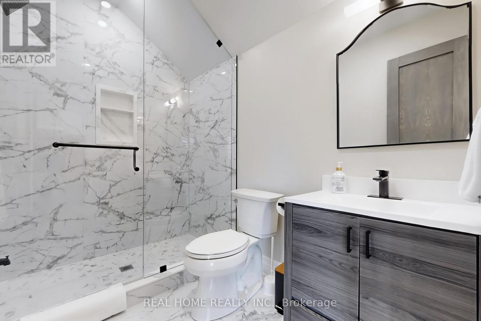 8 Knowles Crescent Property Photo 21
