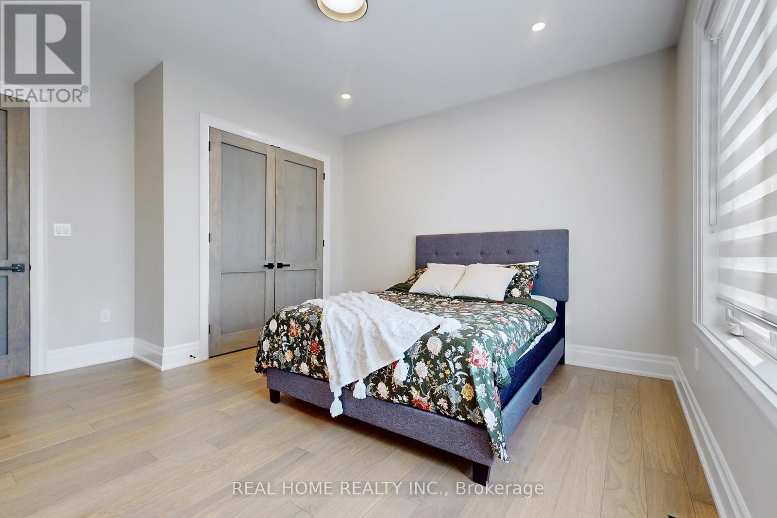 8 Knowles Crescent Property Photo 24