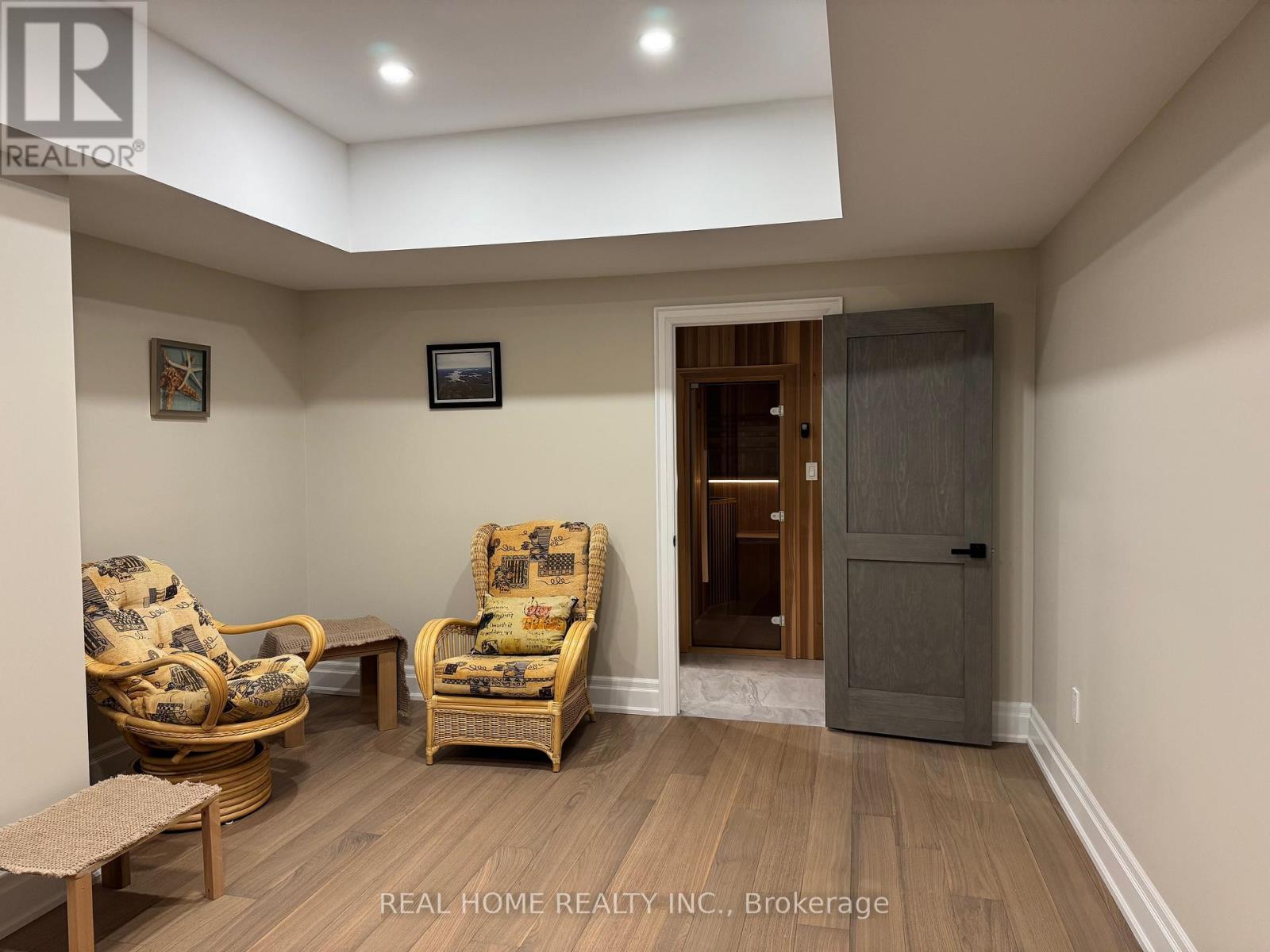 8 Knowles Crescent Property Photo 35