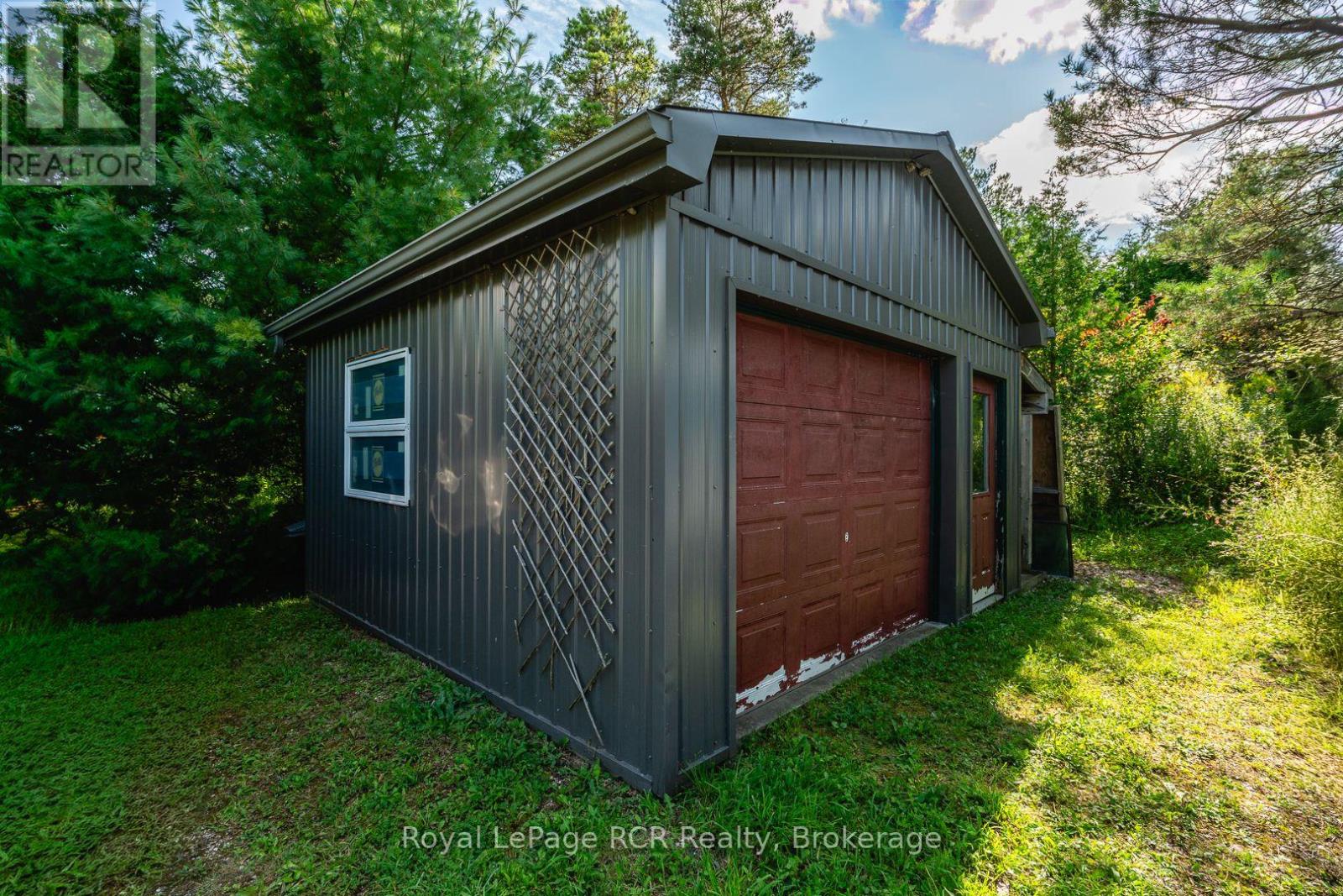 323199 Durham Road E Property Photo 8