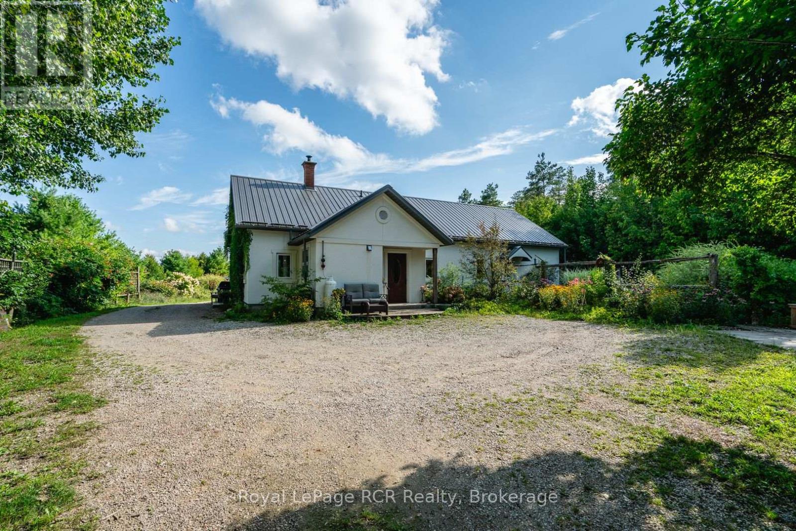 323199 Durham Road E Property Photo 14