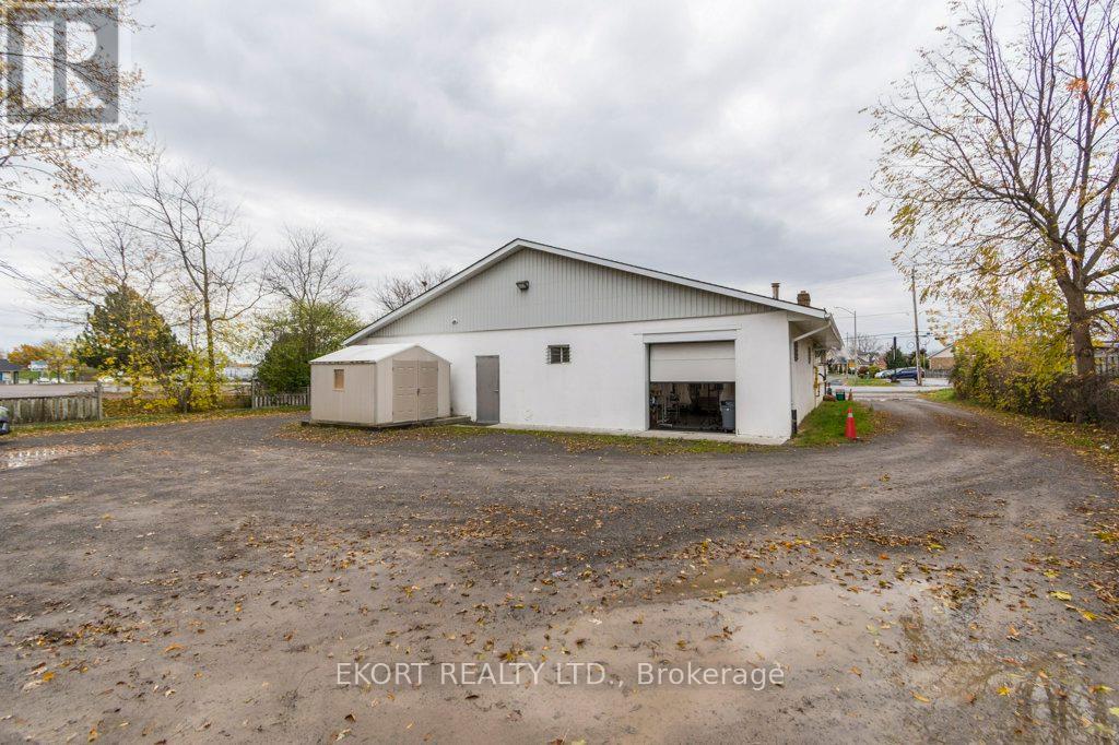 112 College Street W Property Photo 25