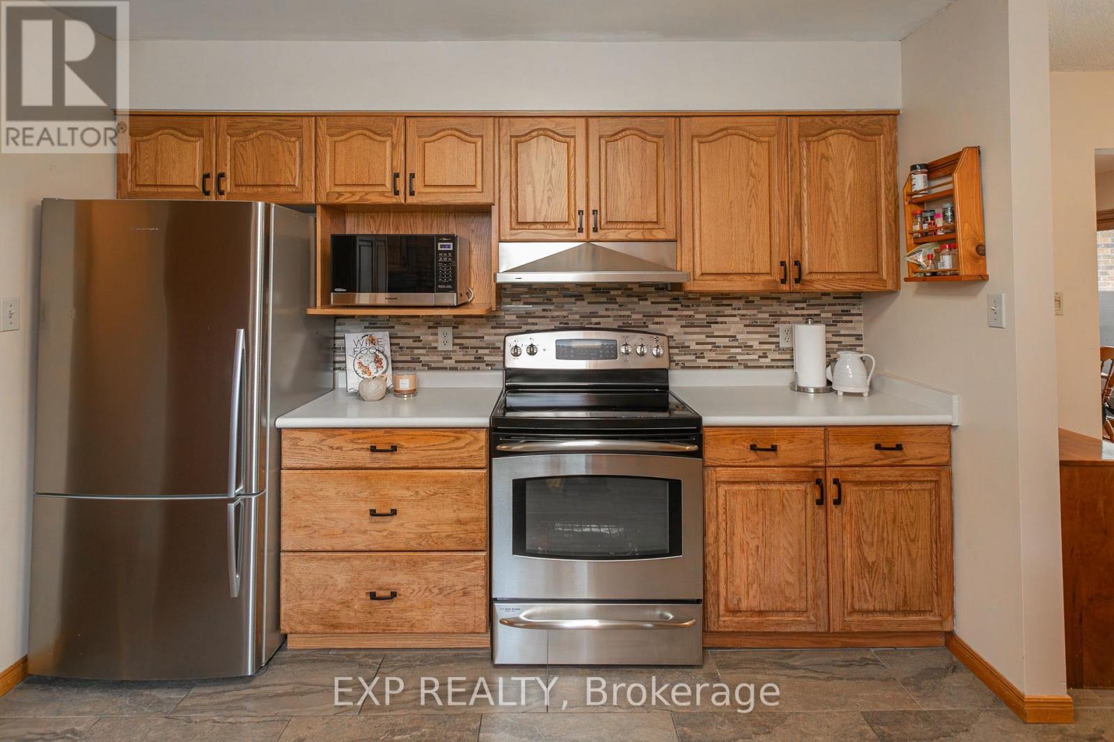 23401 Melbourne Road Property Photo 23