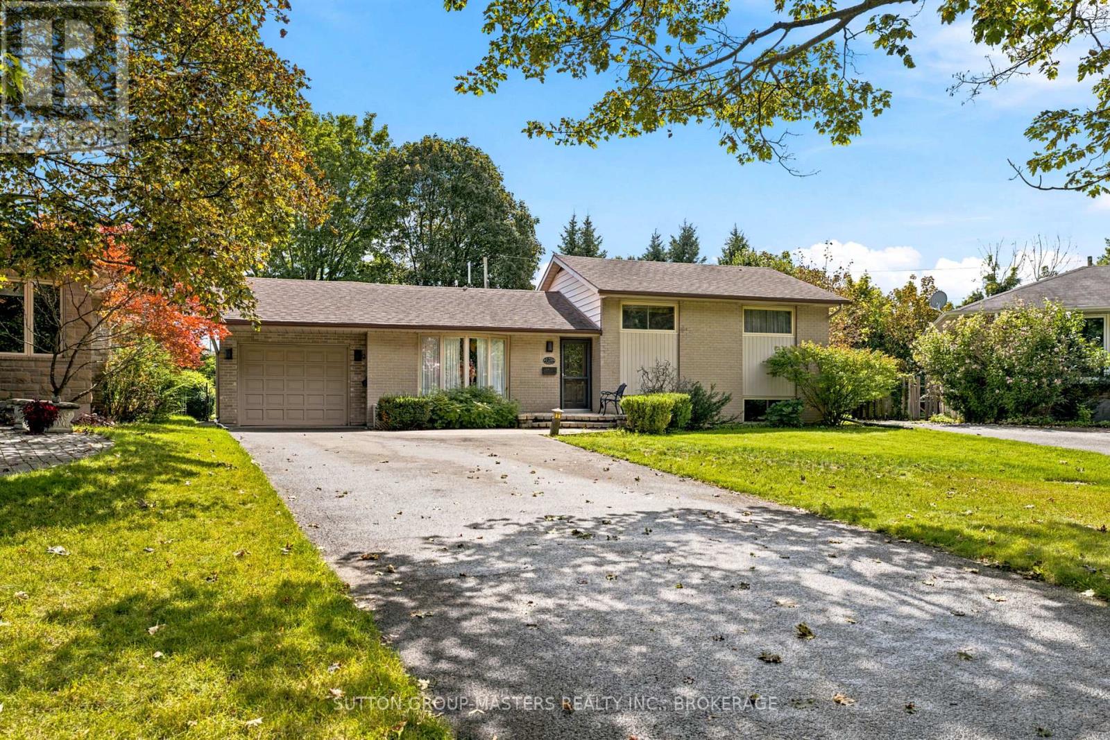 120 LIDDELL CRESCENT Property Photo 1