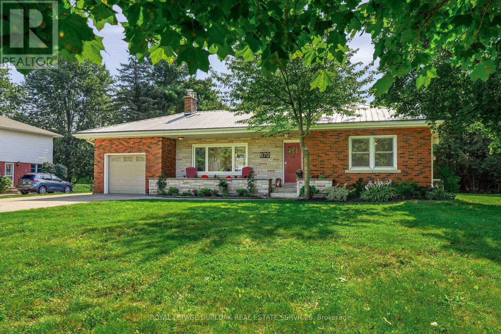 670 Thompson Road Property Photo 4