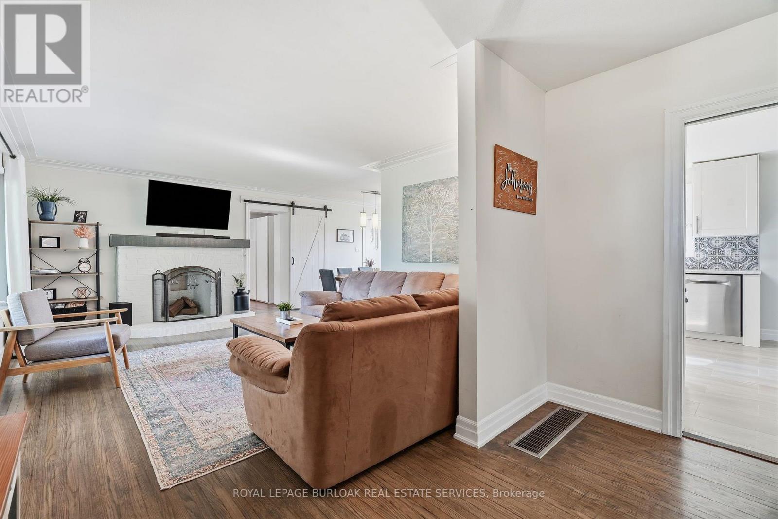 670 Thompson Road Property Photo 10