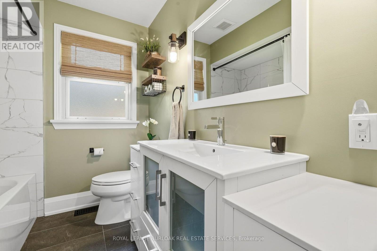 670 Thompson Road Property Photo 13
