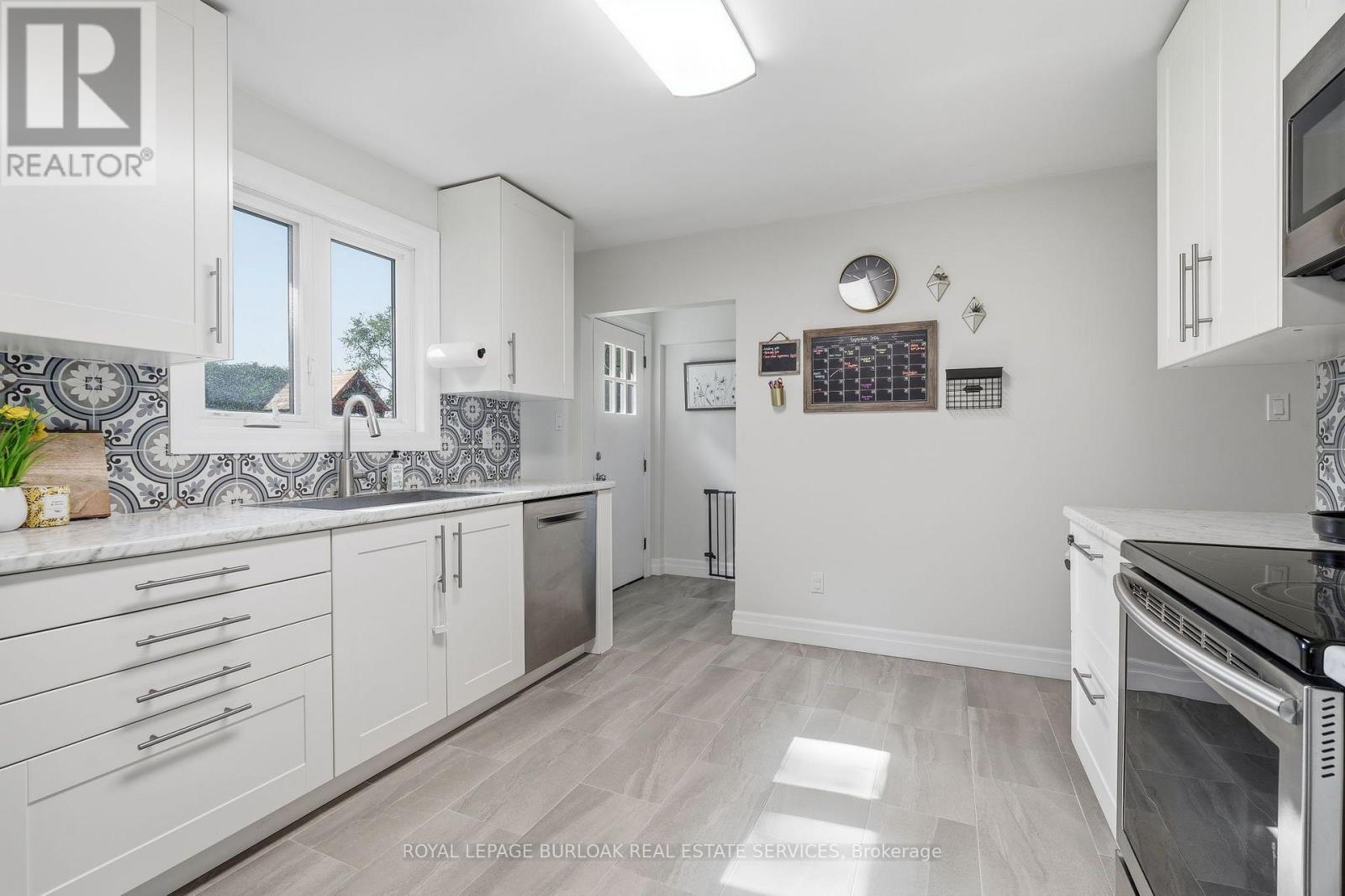 670 Thompson Road Property Photo 20