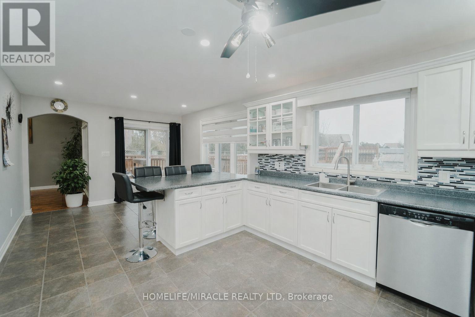 6978 Shannon Drive Property Photo 11