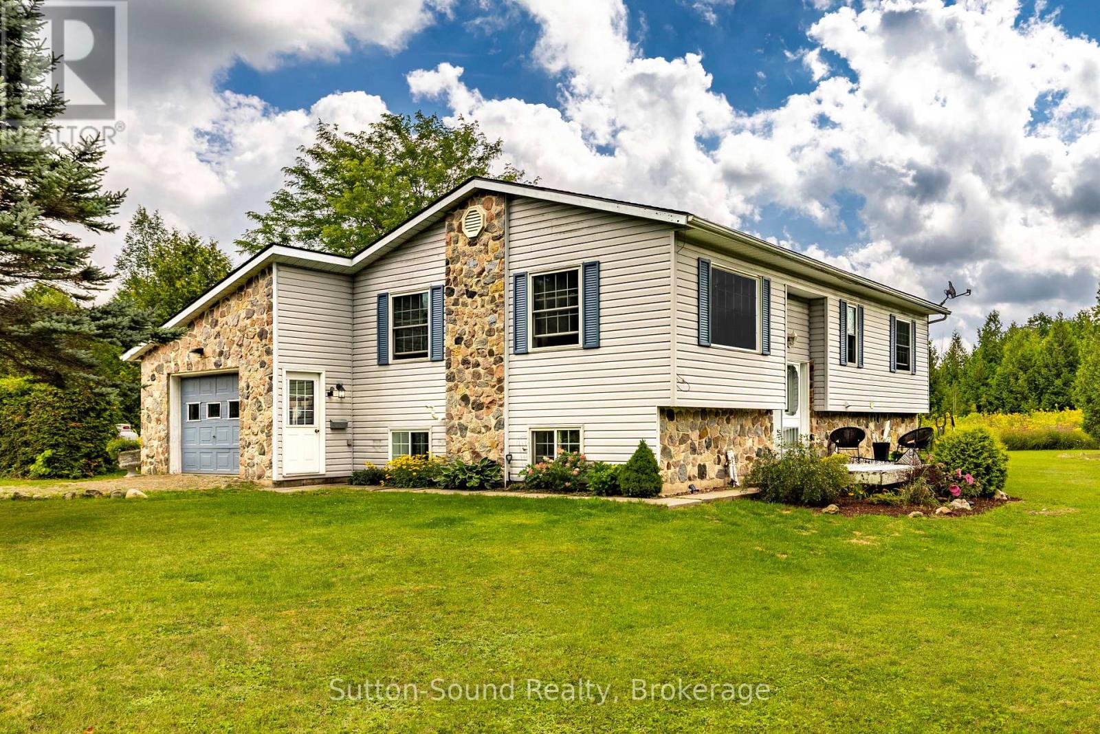 300394 Grey Road 170 Road Property Photo 1