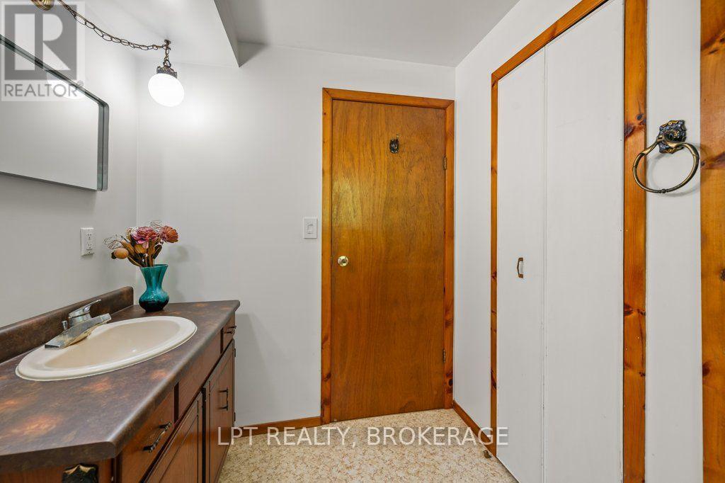 1922 Dover Road Property Photo 16