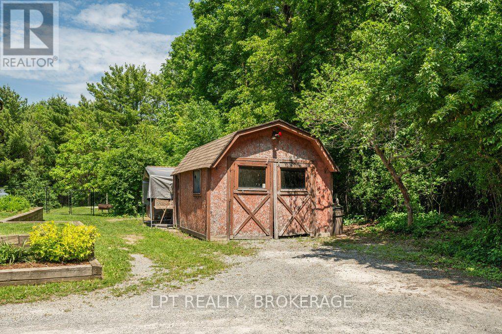 1922 Dover Road Property Photo 40