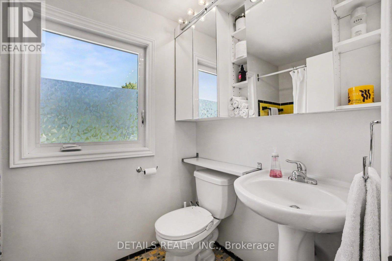 1233 Checkers Road Property Photo 11