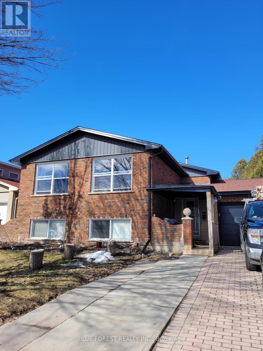 1 - 53 TUMBLEWEED CRESCENT