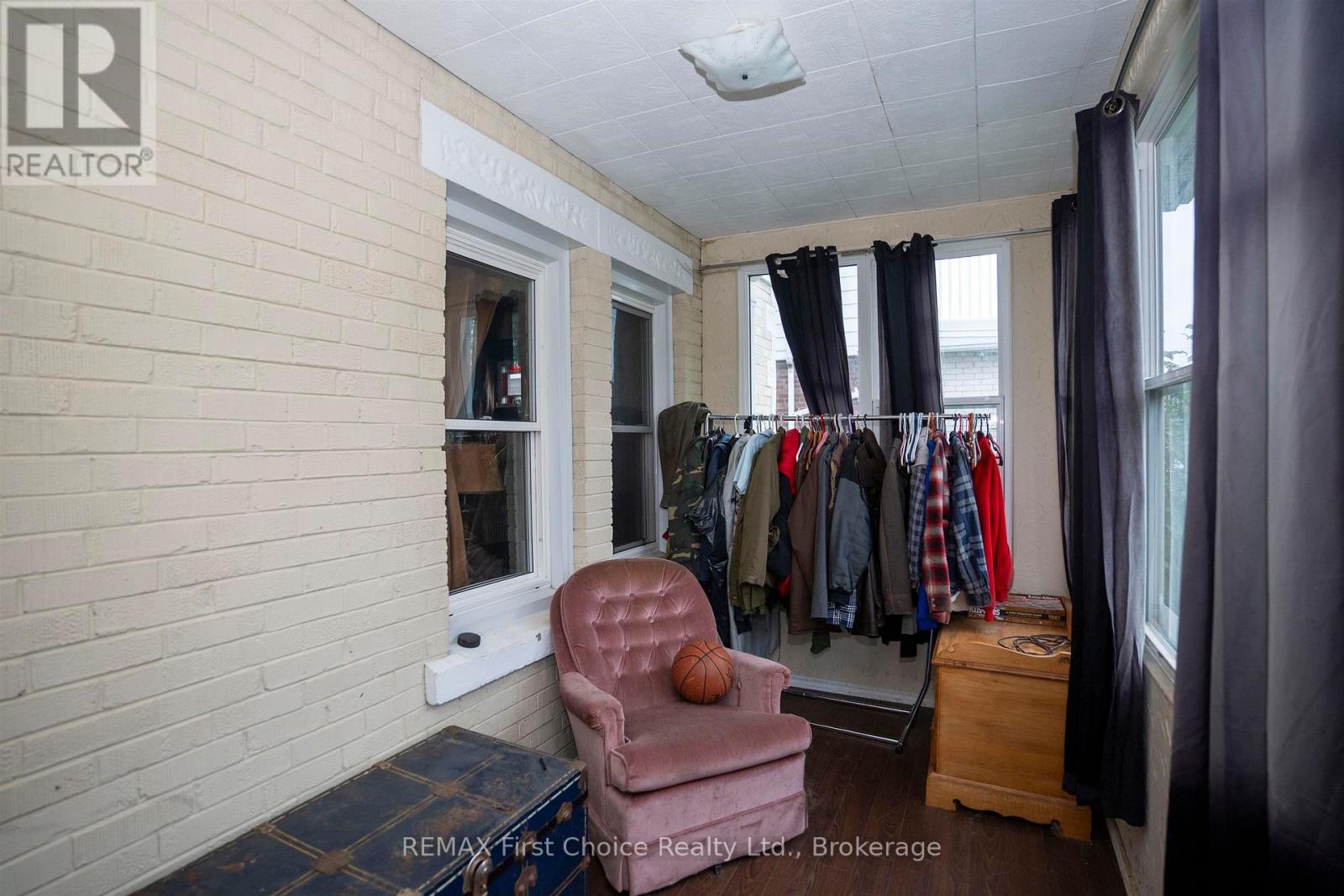 308 Archibald Street N Property Photo 3