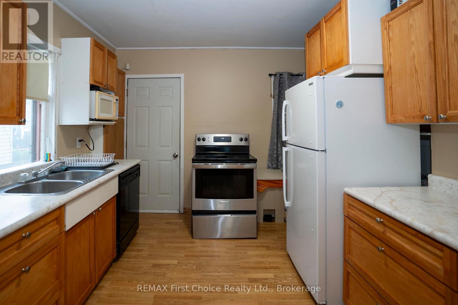 308 Archibald Street N Property Photo 14
