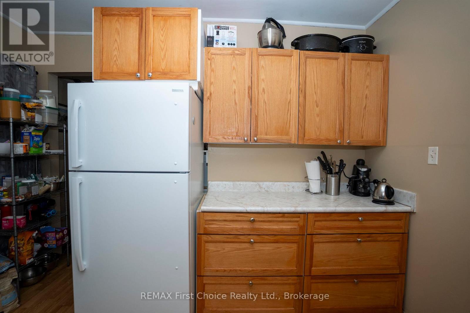 308 Archibald Street N Property Photo 17
