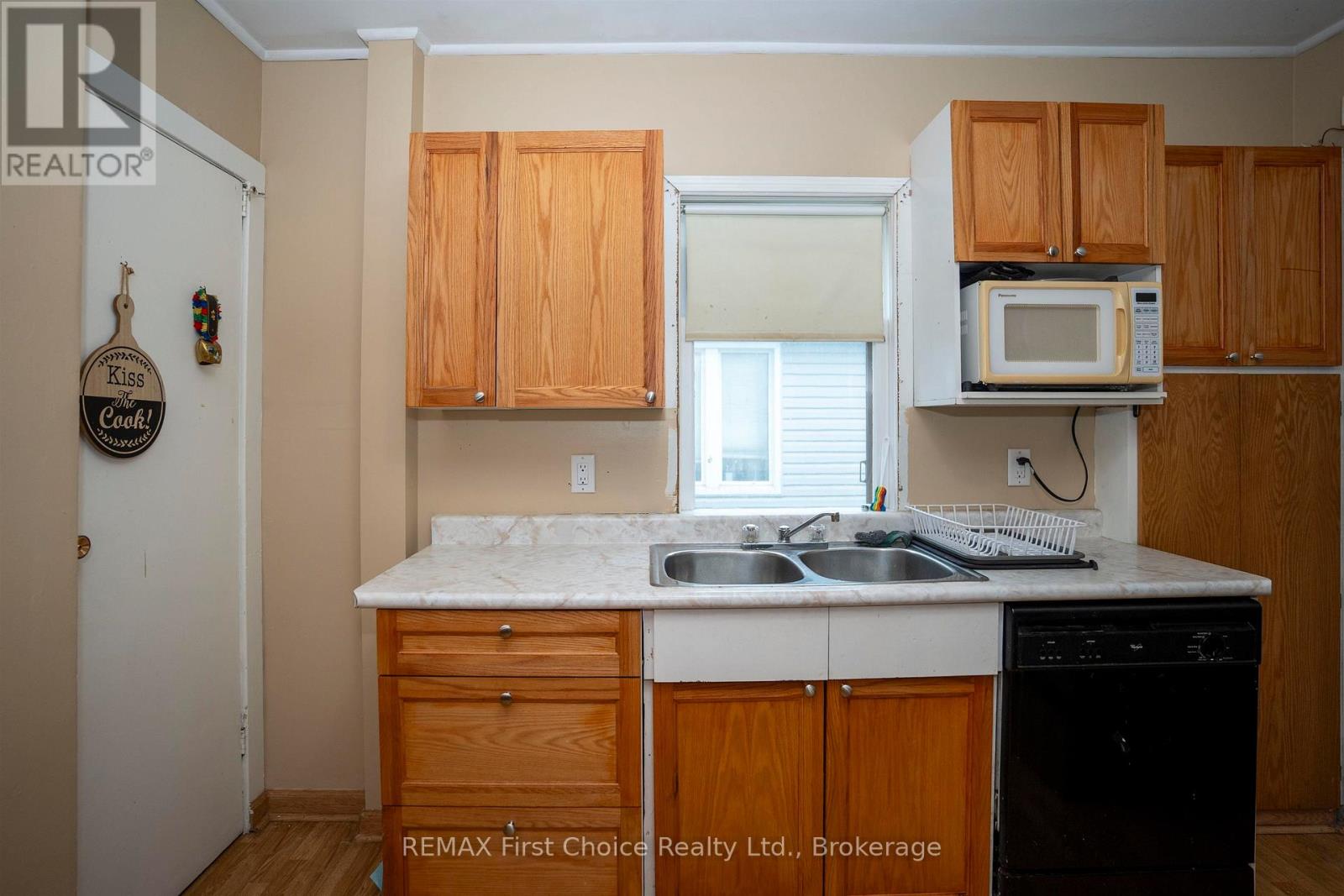 308 Archibald Street N Property Photo 18