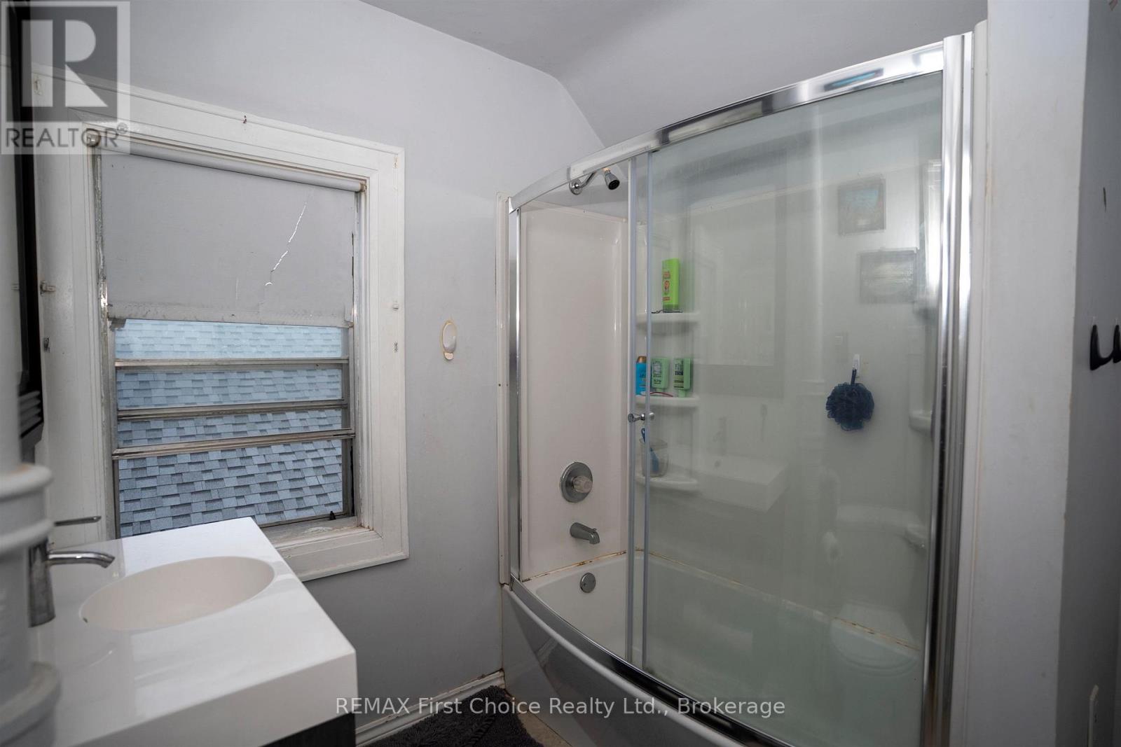 308 Archibald Street N Property Photo 20