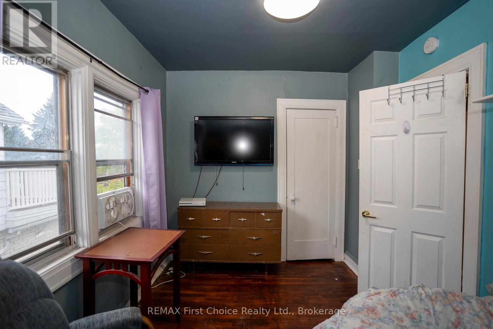 308 Archibald Street N Property Photo 23