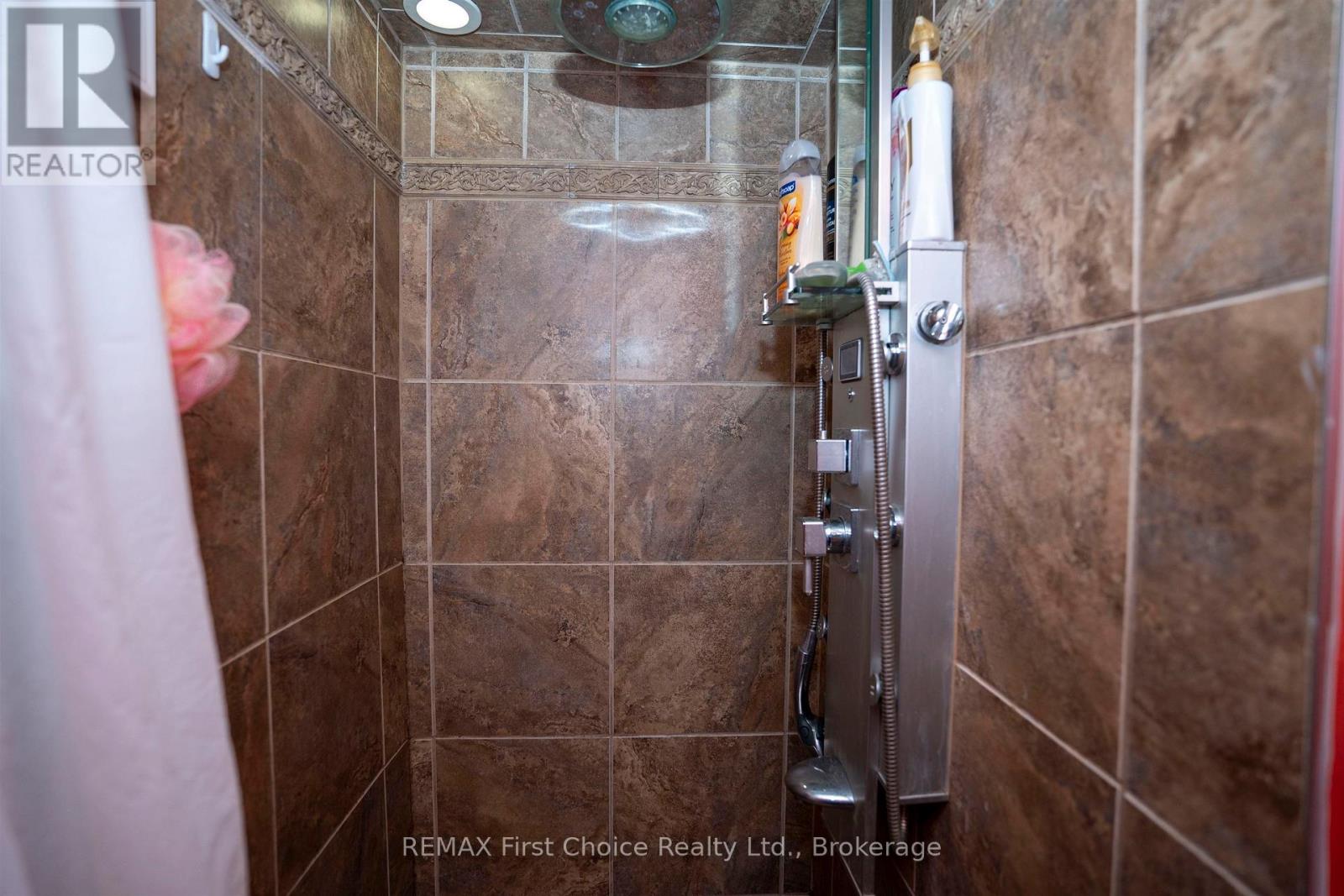 308 Archibald Street N Property Photo 31