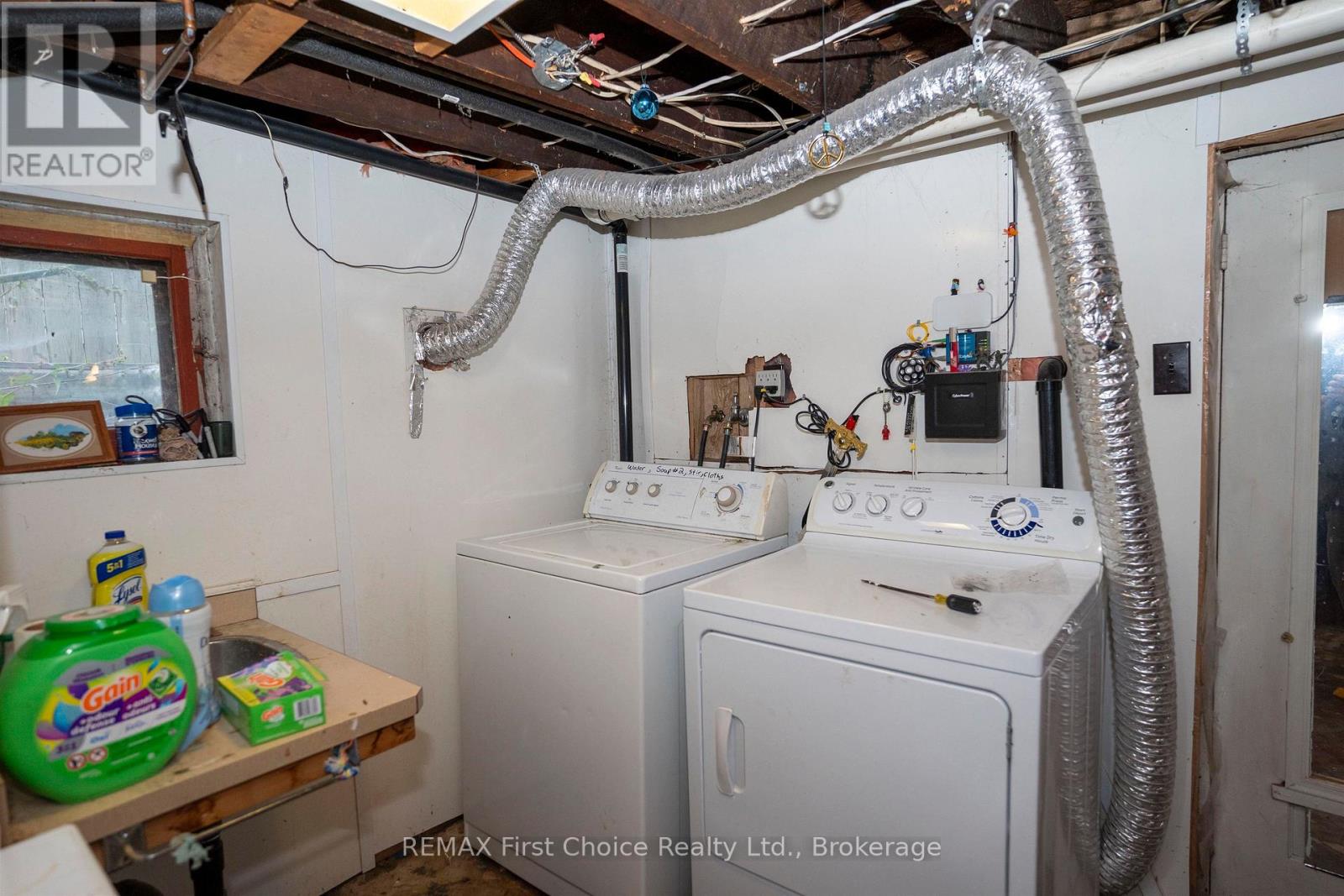 308 Archibald Street N Property Photo 32