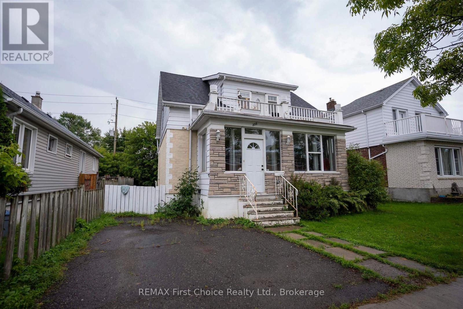308 Archibald Street N Property Photo 33