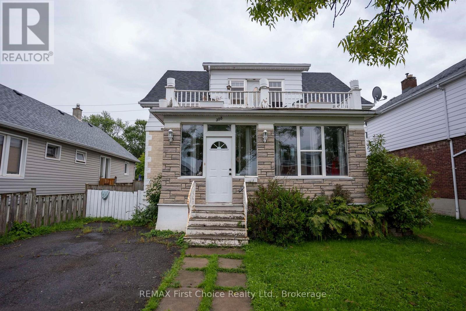 308 Archibald Street N Property Photo 34