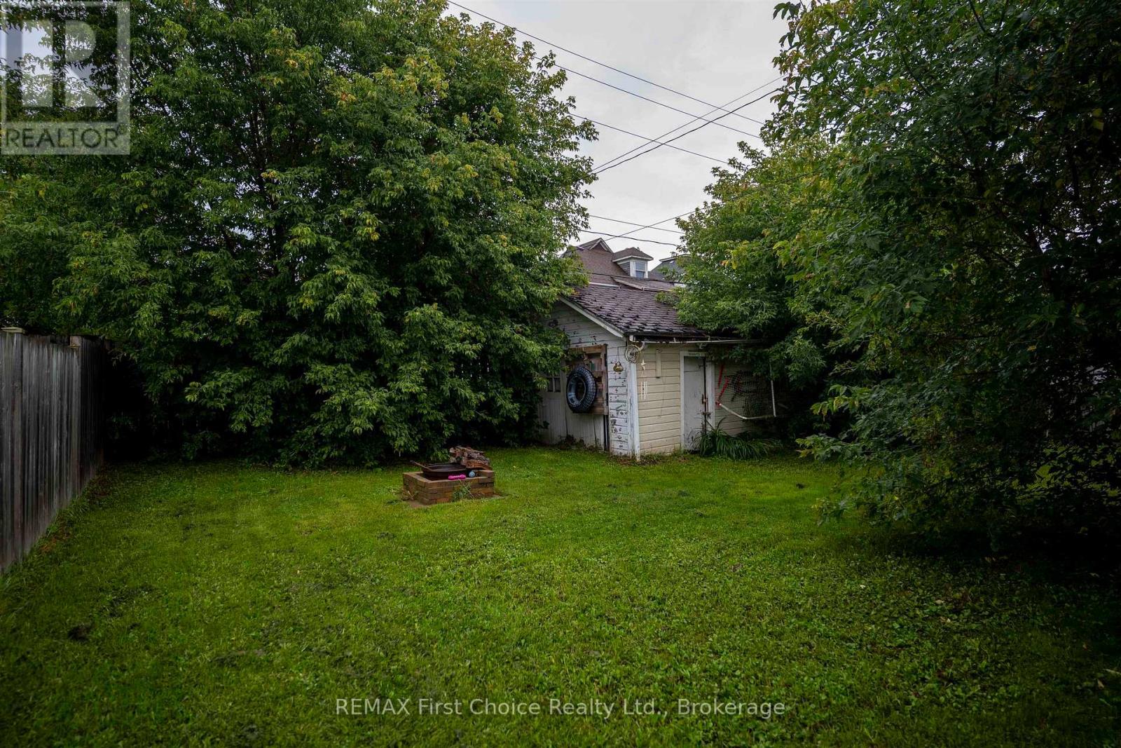 308 Archibald Street N Property Photo 35