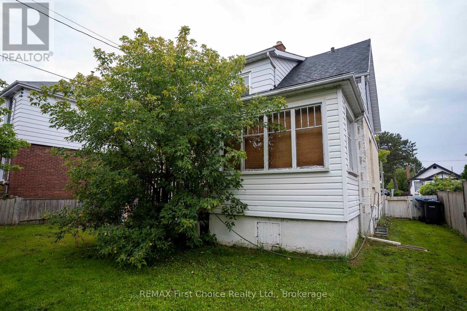 308 Archibald Street N Property Photo 37