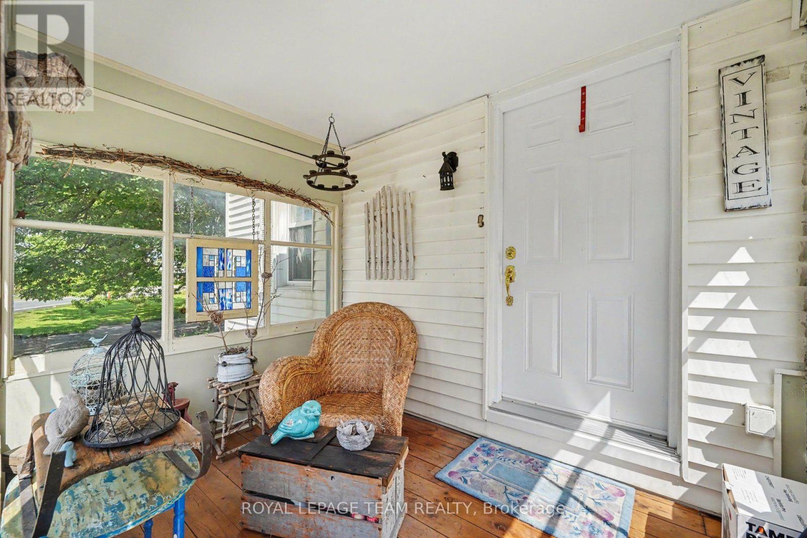 6577 Fourth Line Road Property Photo 2