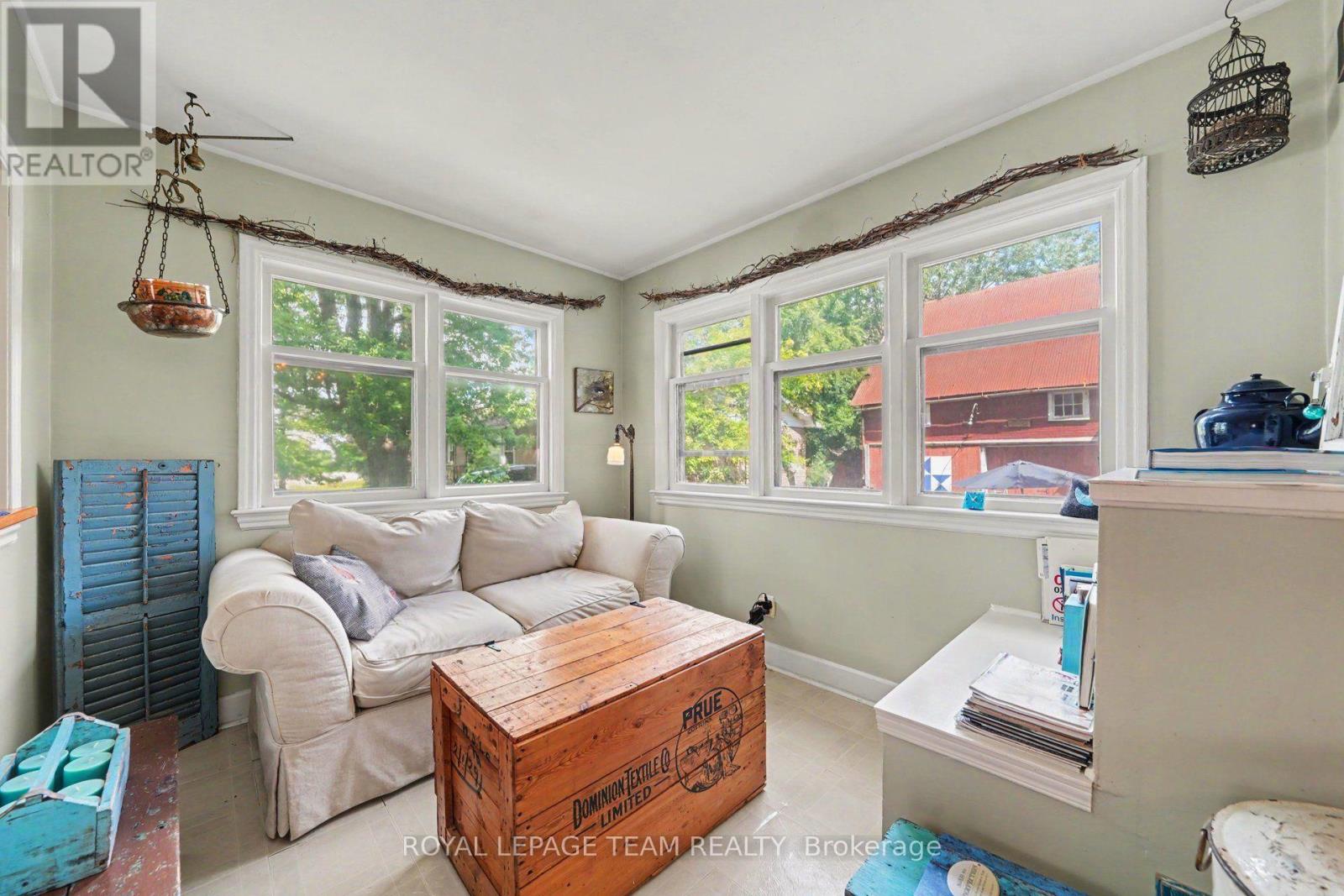 6577 Fourth Line Road Property Photo 5
