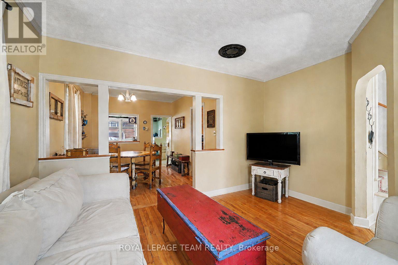 6577 Fourth Line Road Property Photo 8