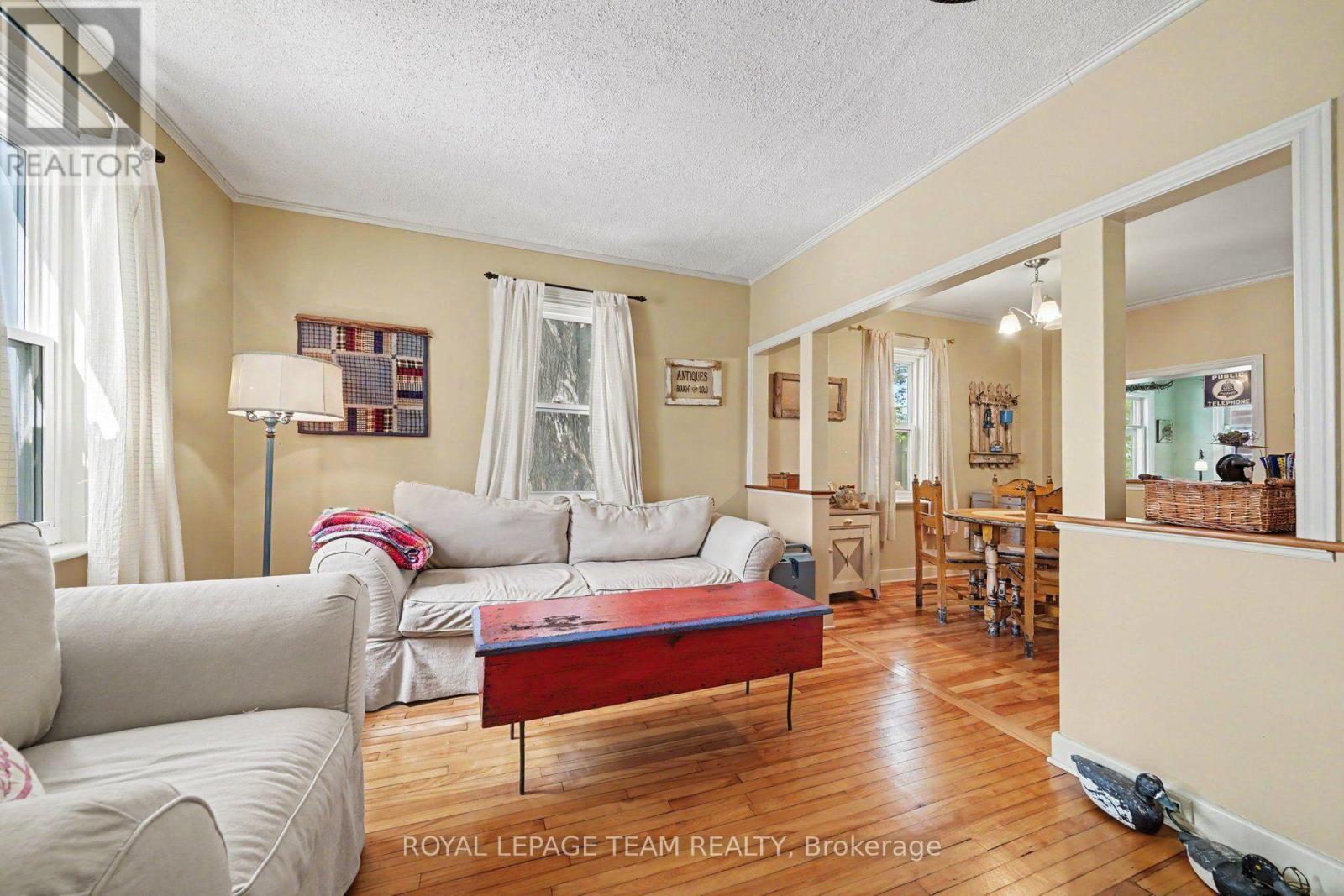 6577 Fourth Line Road Property Photo 9