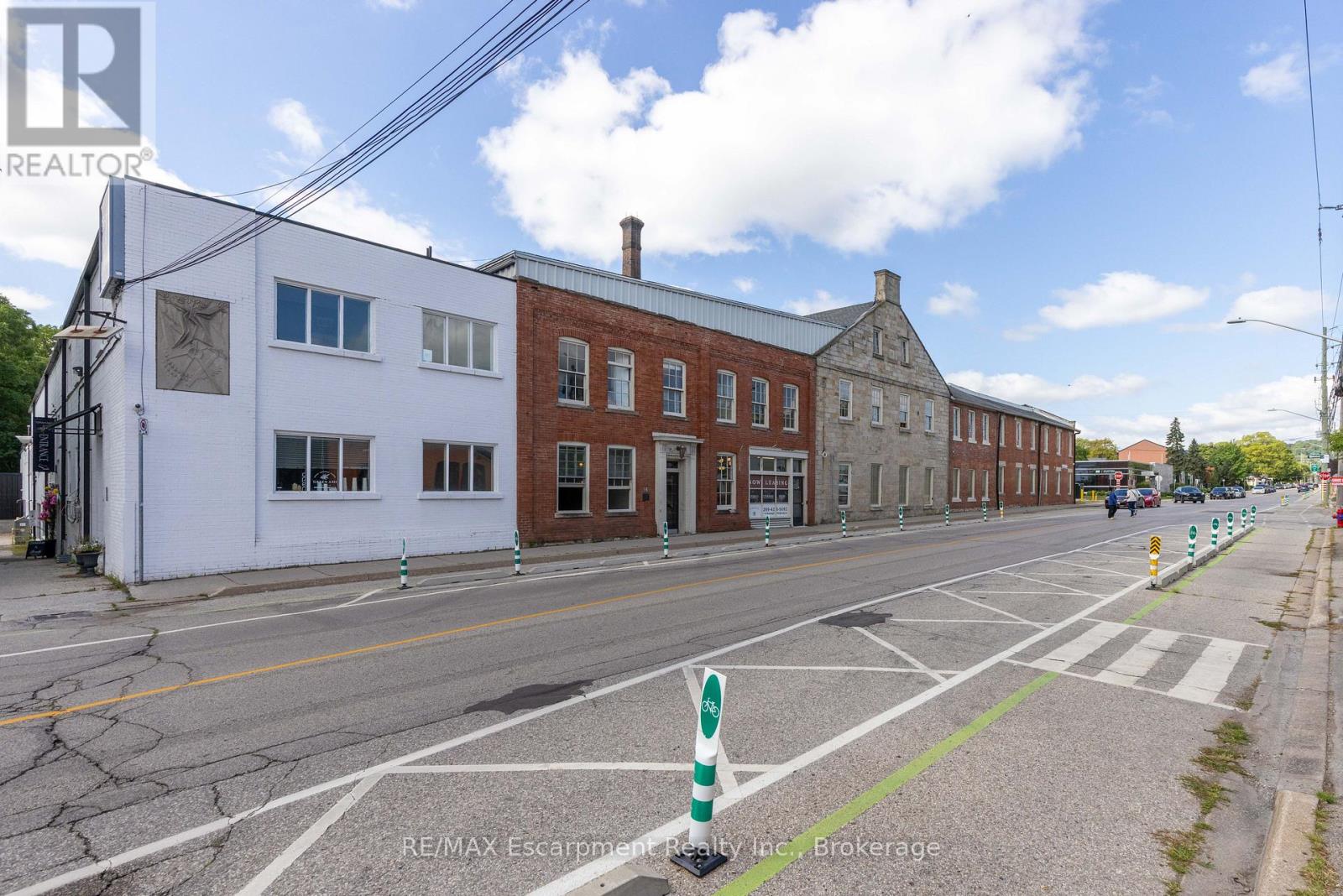 205 - 64 Hatt Street Property Photo 4