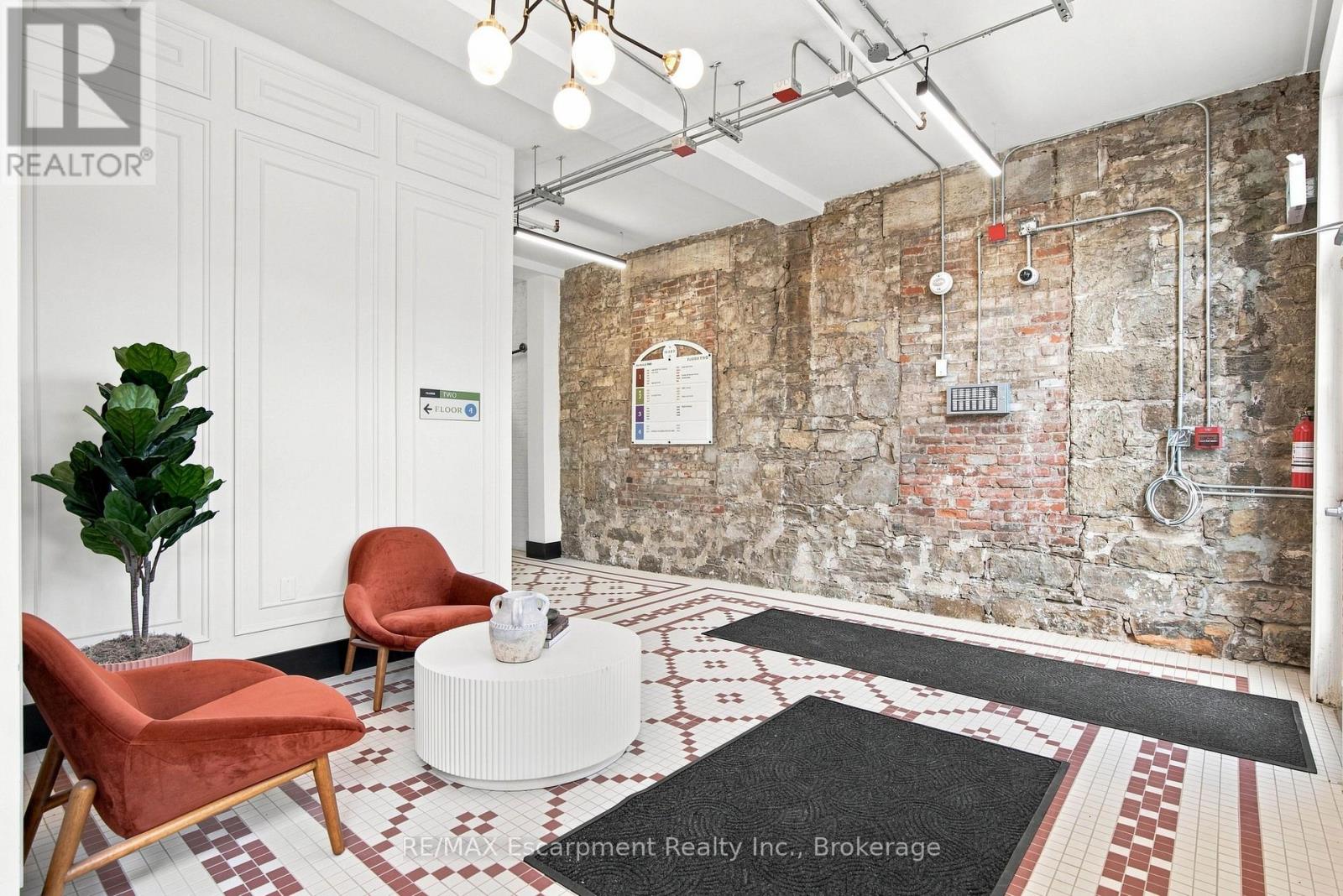 205 - 64 Hatt Street Property Photo 10