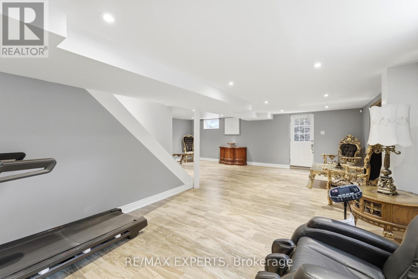 28 Stonegate Drive Property Photo 32
