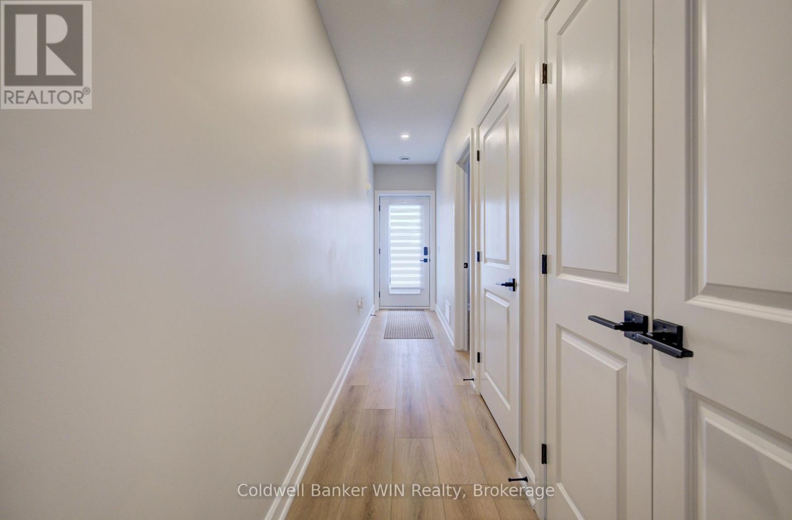 3 - 440 Wellington Street E Property Photo 11