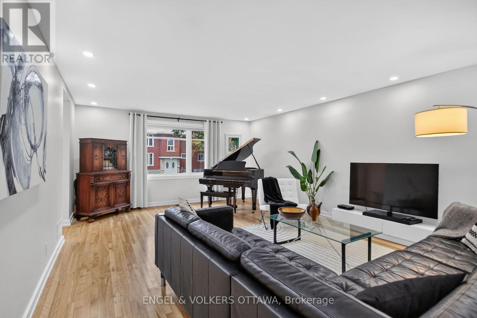 390 Princeton Avenue Property Photo 10