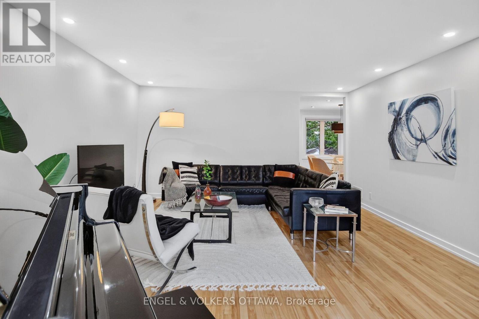 390 Princeton Avenue Property Photo 11