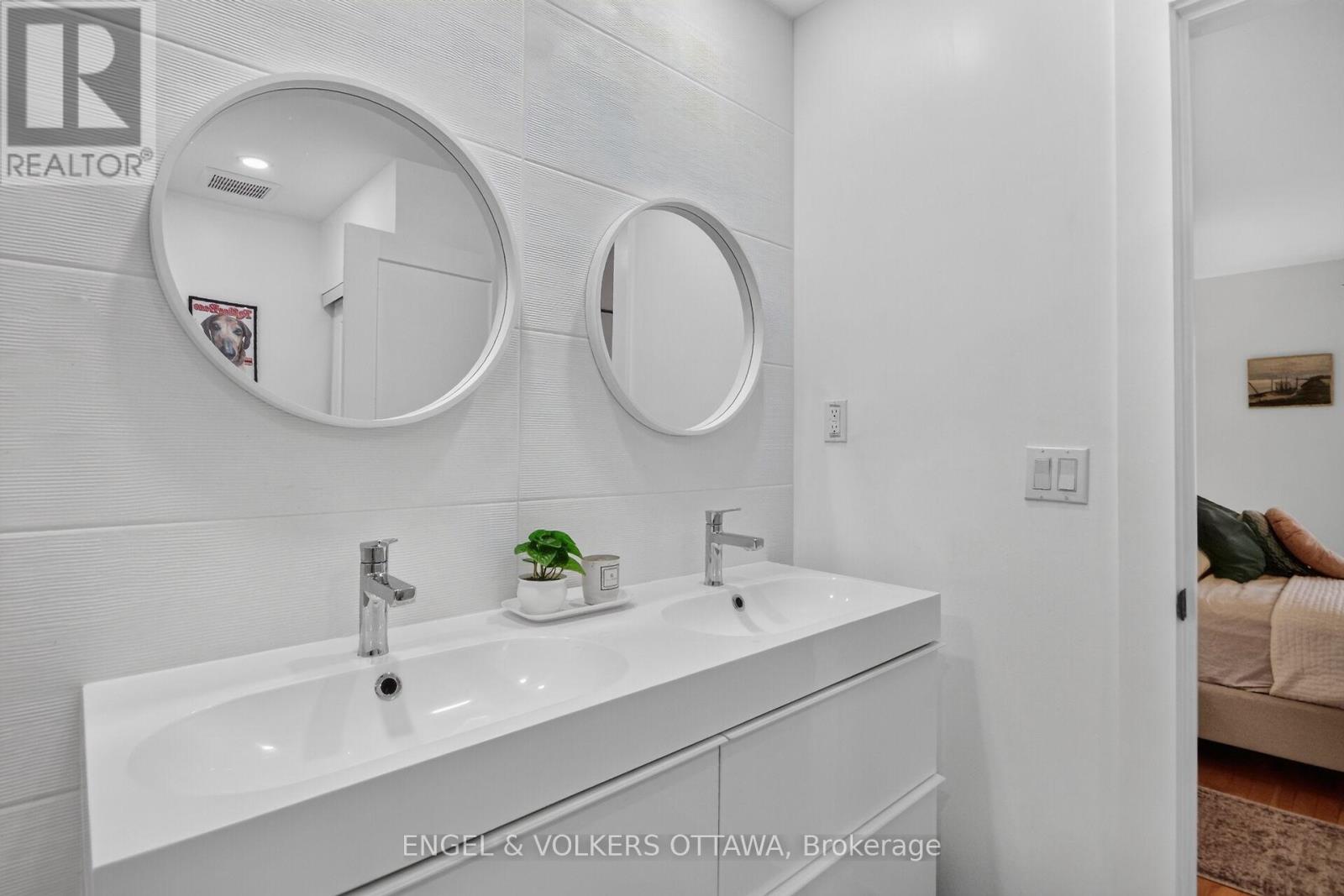 390 Princeton Avenue Property Photo 23