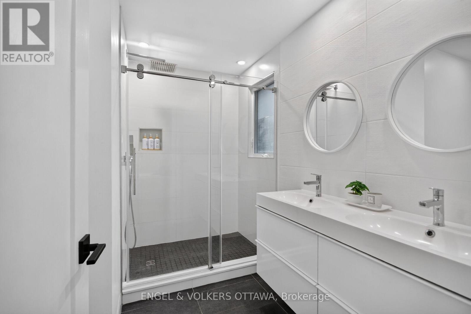 390 Princeton Avenue Property Photo 24