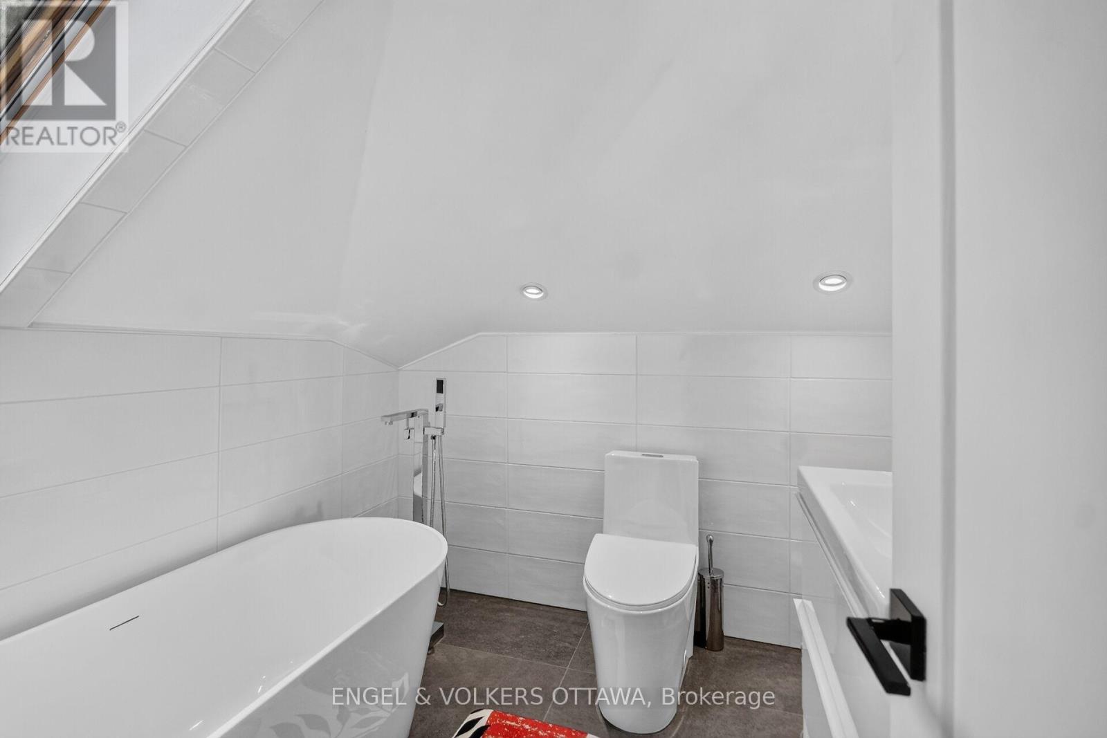 390 Princeton Avenue Property Photo 35