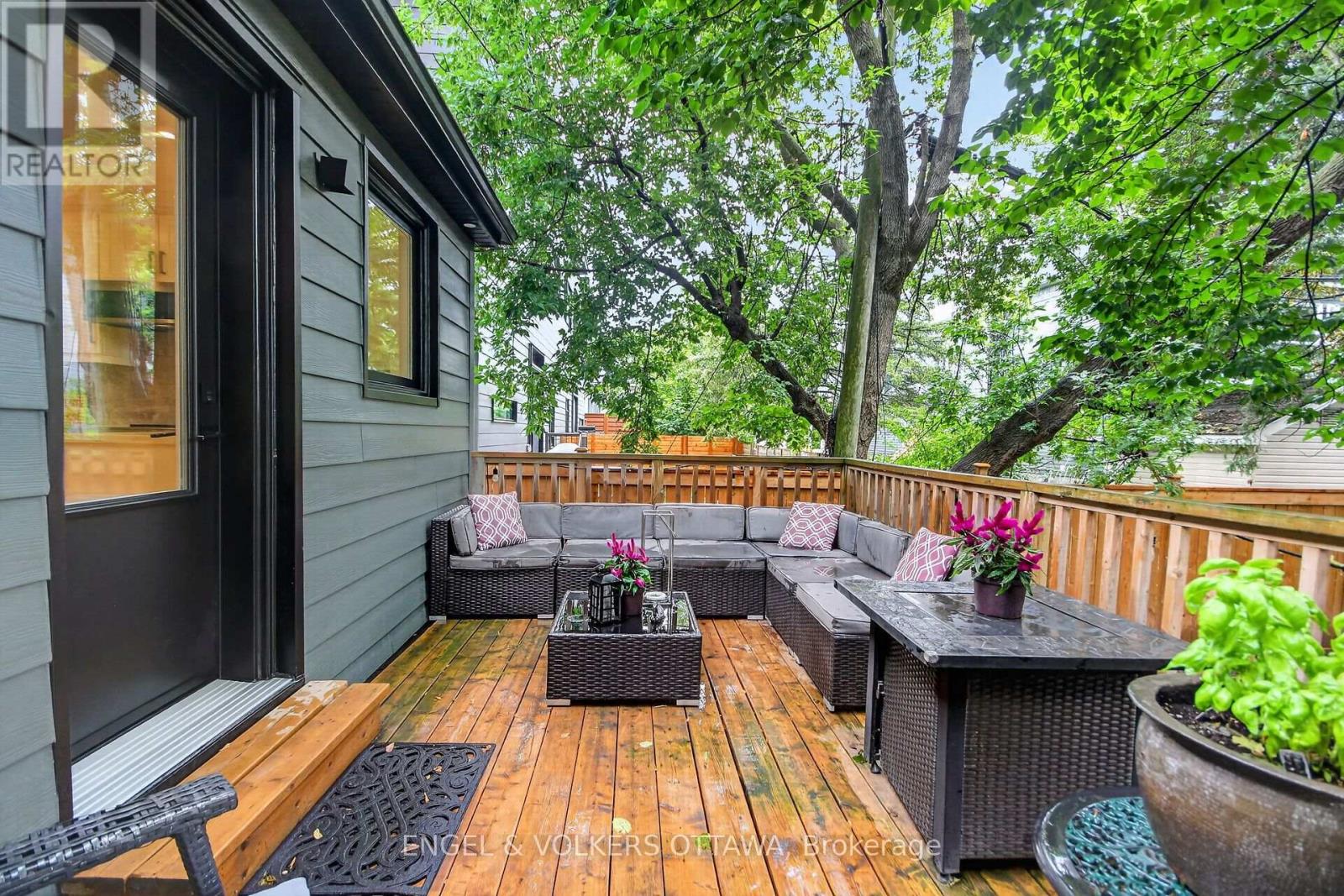 390 Princeton Avenue Property Photo 48