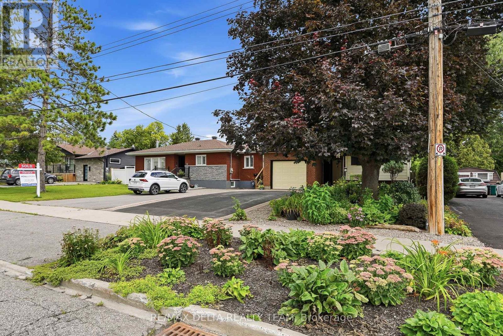 1587 Maxime Street Property Photo 2