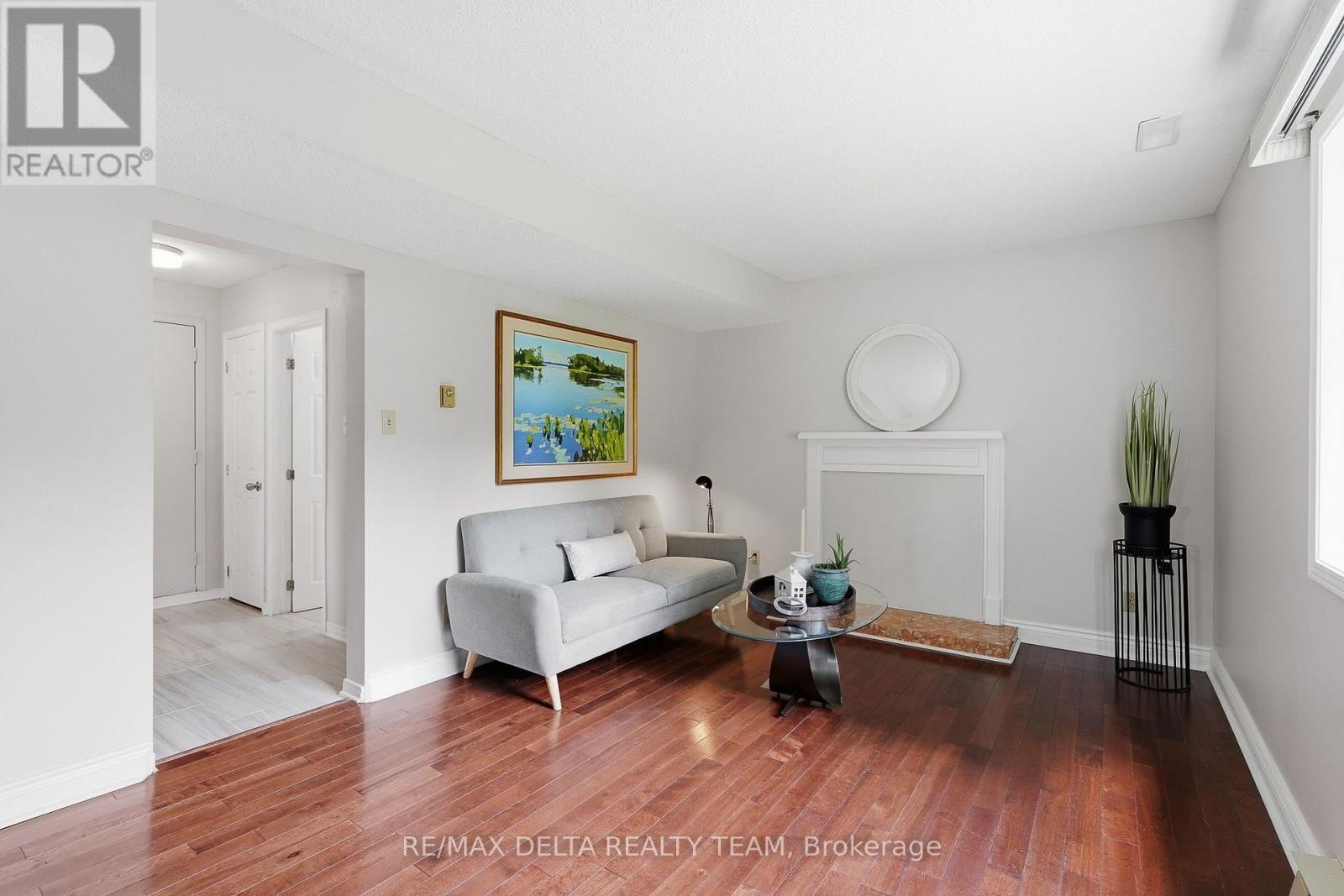 1587 Maxime Street Property Photo 9