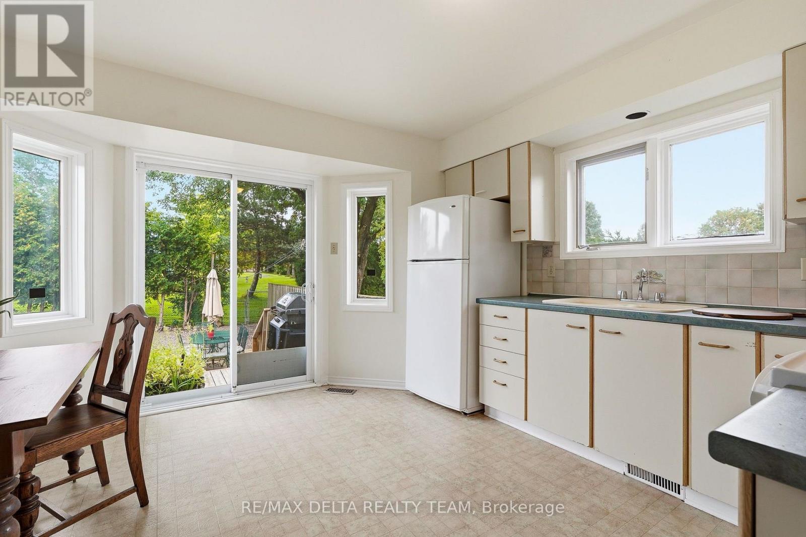 1587 Maxime Street Property Photo 18